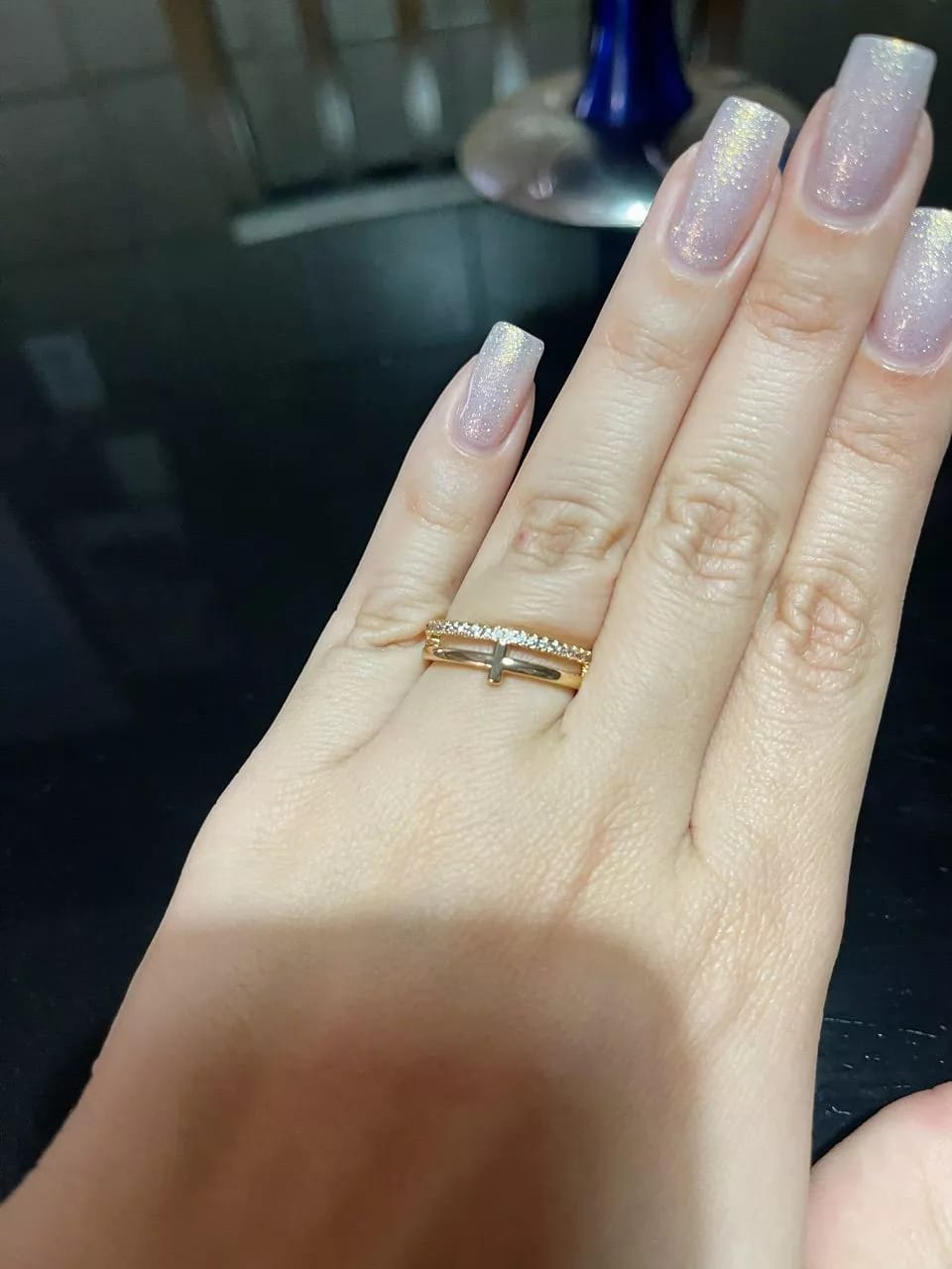 Customer photo review of Anel de Cruz Cravejado Feminino - Ouro