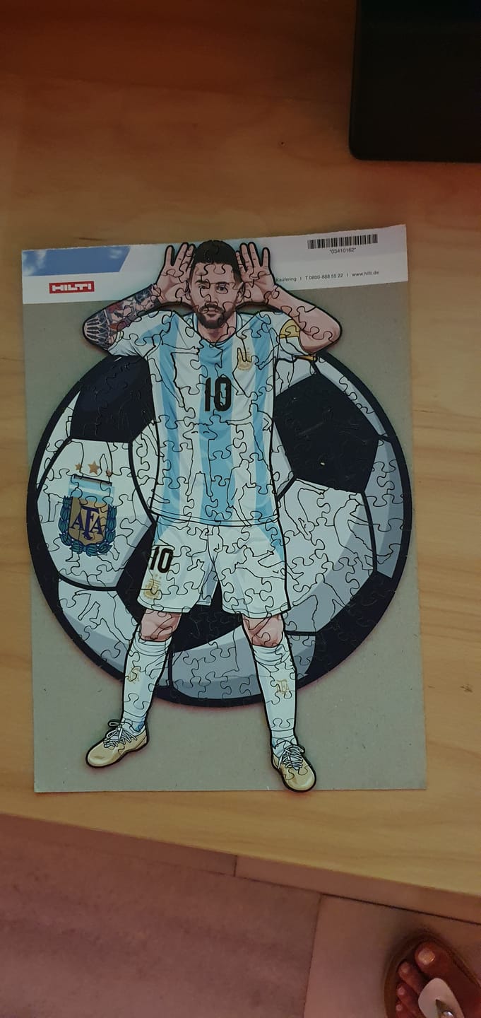 Customer photo review of Lionel Messi - Holzpuzzle