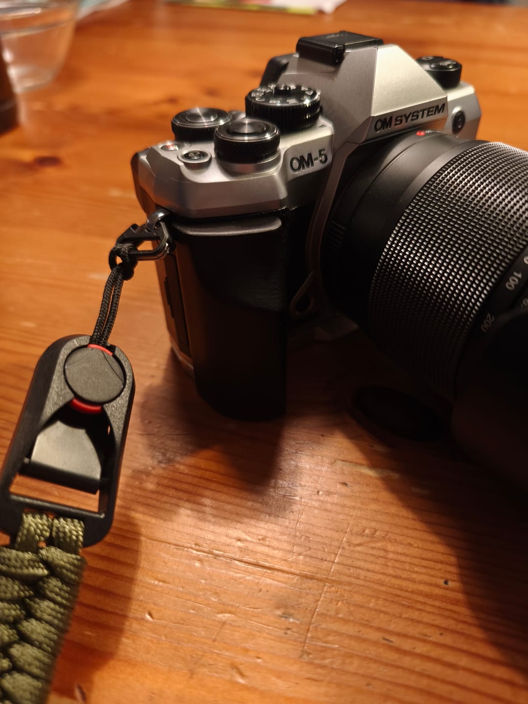 Customer photo review of OM-System OM5II Grip Wood YW Design (OM-5 Second Generation)