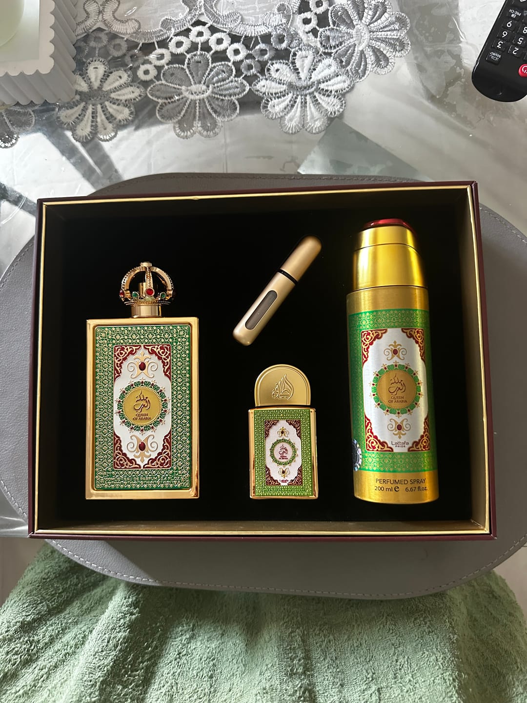 Customer photo review of CONJUNTO QUEEN OF ARABIA LATTAFA PRIDE - 100ML