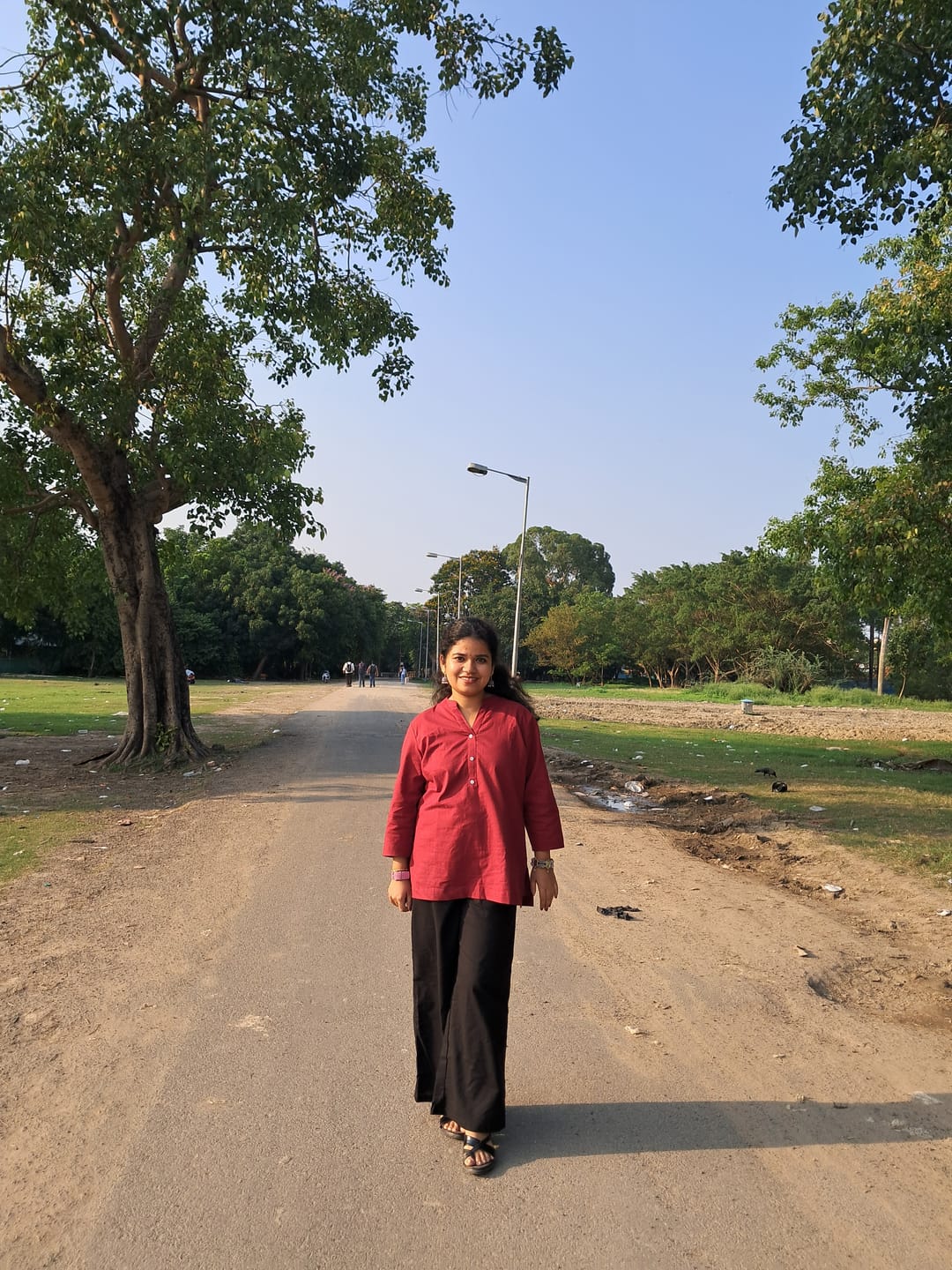 Customer photo review of Women Black Airy Linen Wide Leg Pant