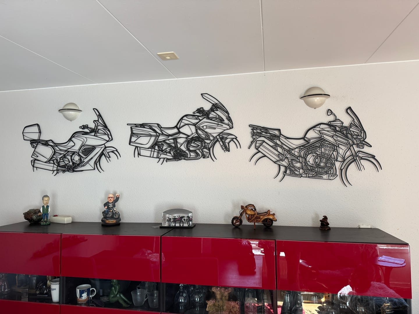 Customer photo review of Tiger Explorer Silhouette Metal Wall Art