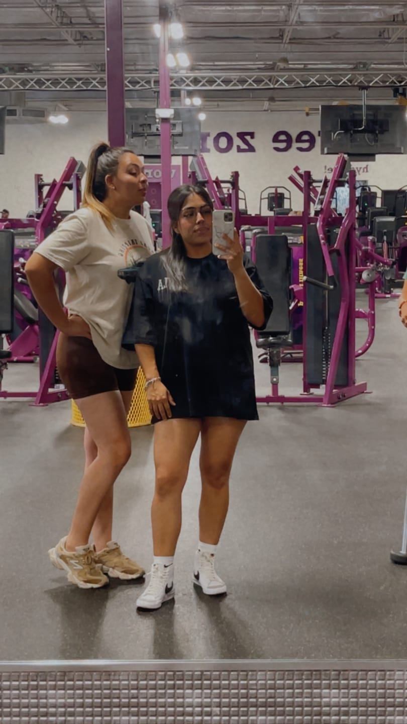 Customer photo review of W428 - Drip Oversized Tee