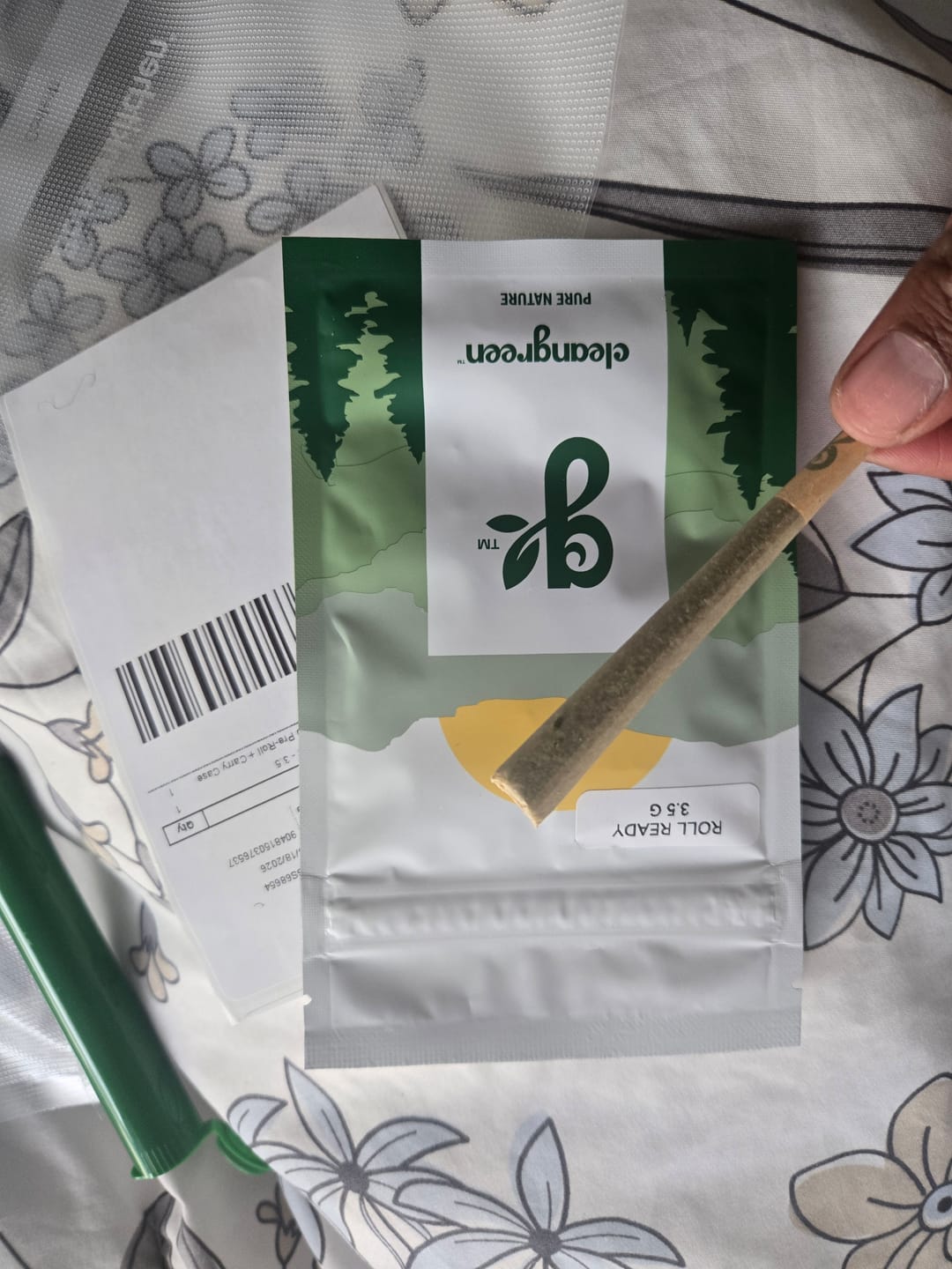 Customer photo review of New Customer Free Gift: Single Promo Pre-Roll + Carry Case
