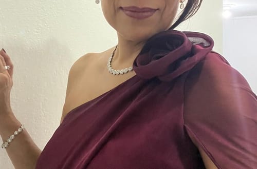Customer photo review of SET CONJUNTO COLLAR + PULSERA + ARETES SWAROVSKI ANGELIC HALO