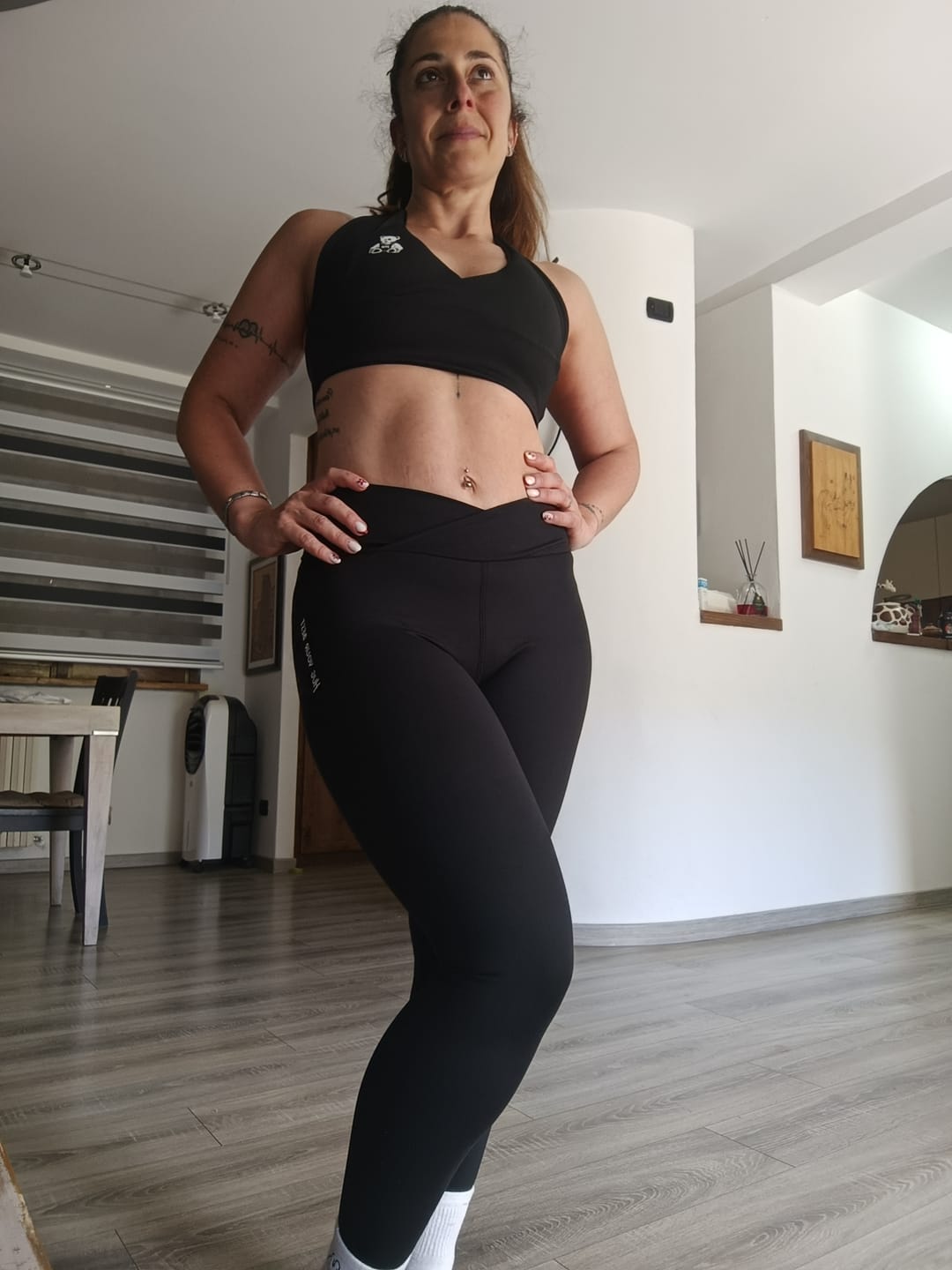Customer photo review of LEGGINGS INTENSE BLACK