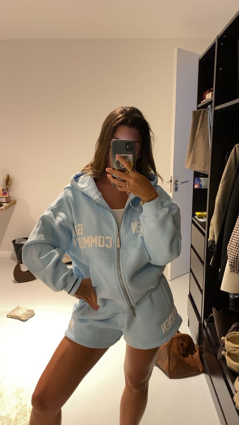 Customer photo review of GATED COMMUNITY SHORTS LIGHT BLUE
