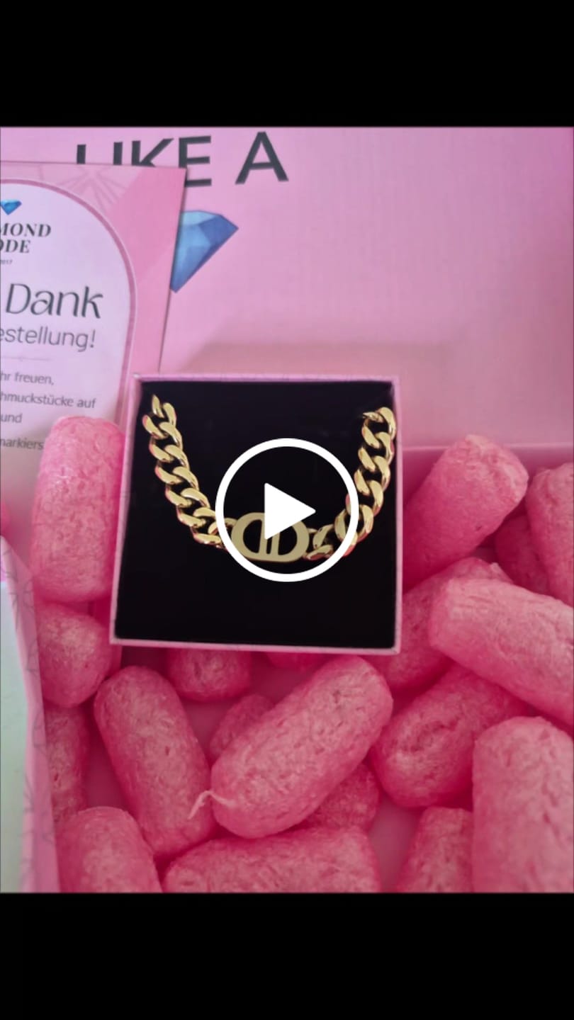 Customer video review of Prestige Halskette | 18K vergoldet