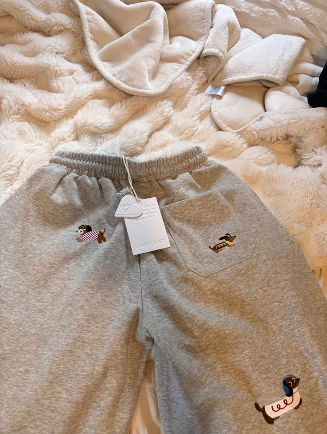 Customer photo review of Aelfric Eden Embroidery Dog Baggy Barrel Sweatpants