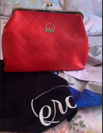 Customer photo review of ERA Oversized Kisslock Chain Bag – Red