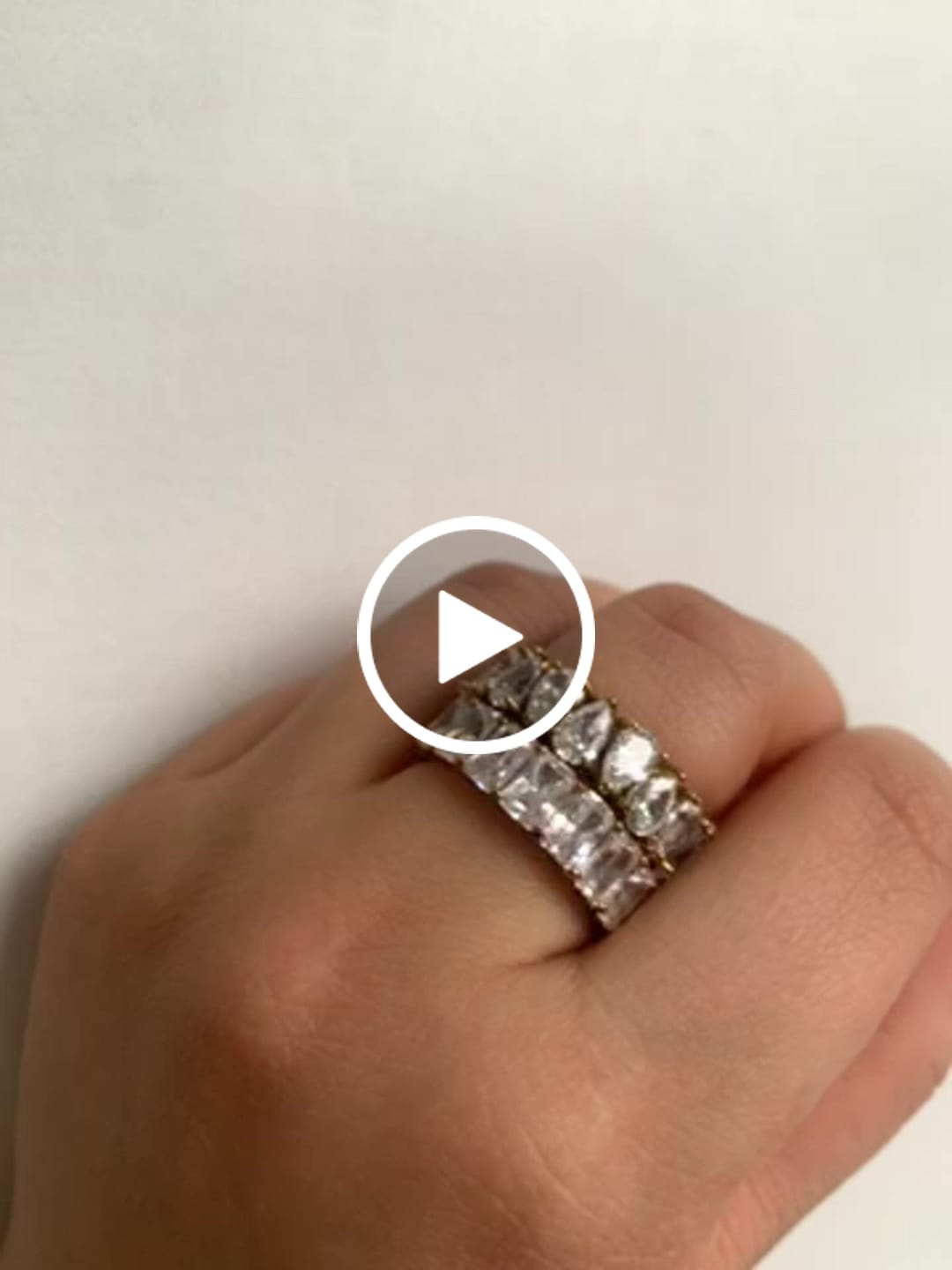 Customer video review of Pure Elegance Ring | 18K vergoldet