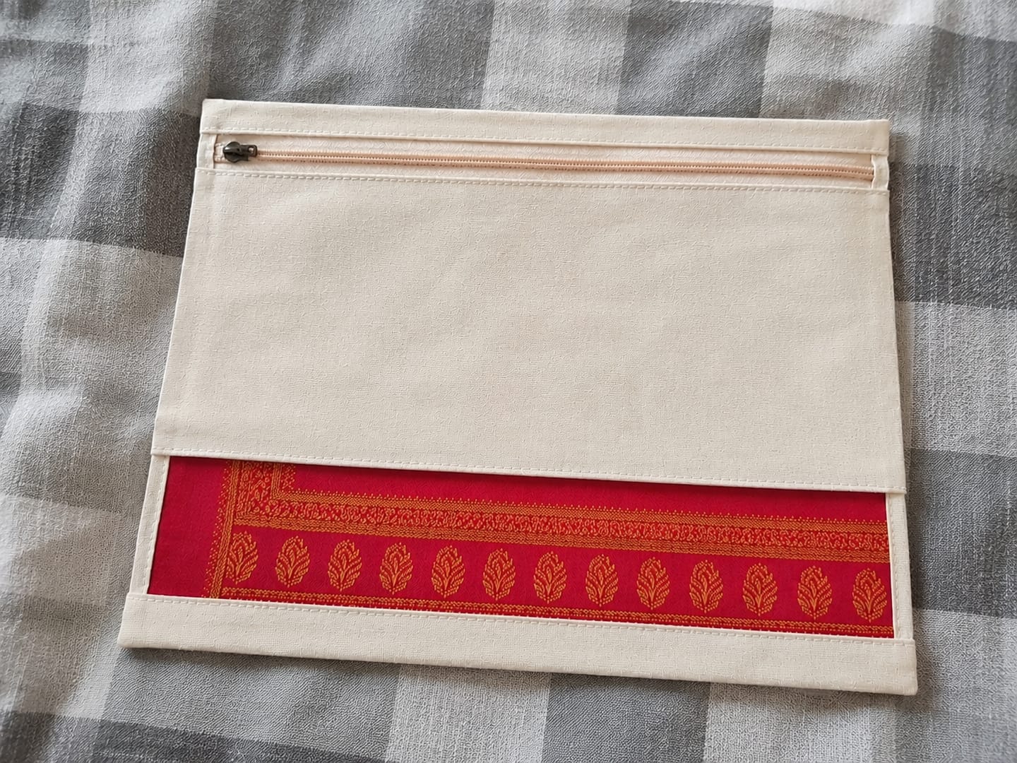 Customer photo review of Wrapzy 100% Cotton Saree Cover with Zip| 16"?14"| Premium Zipper Saree Organizer with Transparent Net Window | Dust-Proof, Moisture-Resistant, Eco-Friendly Wardrobe Storage | Pack of 6