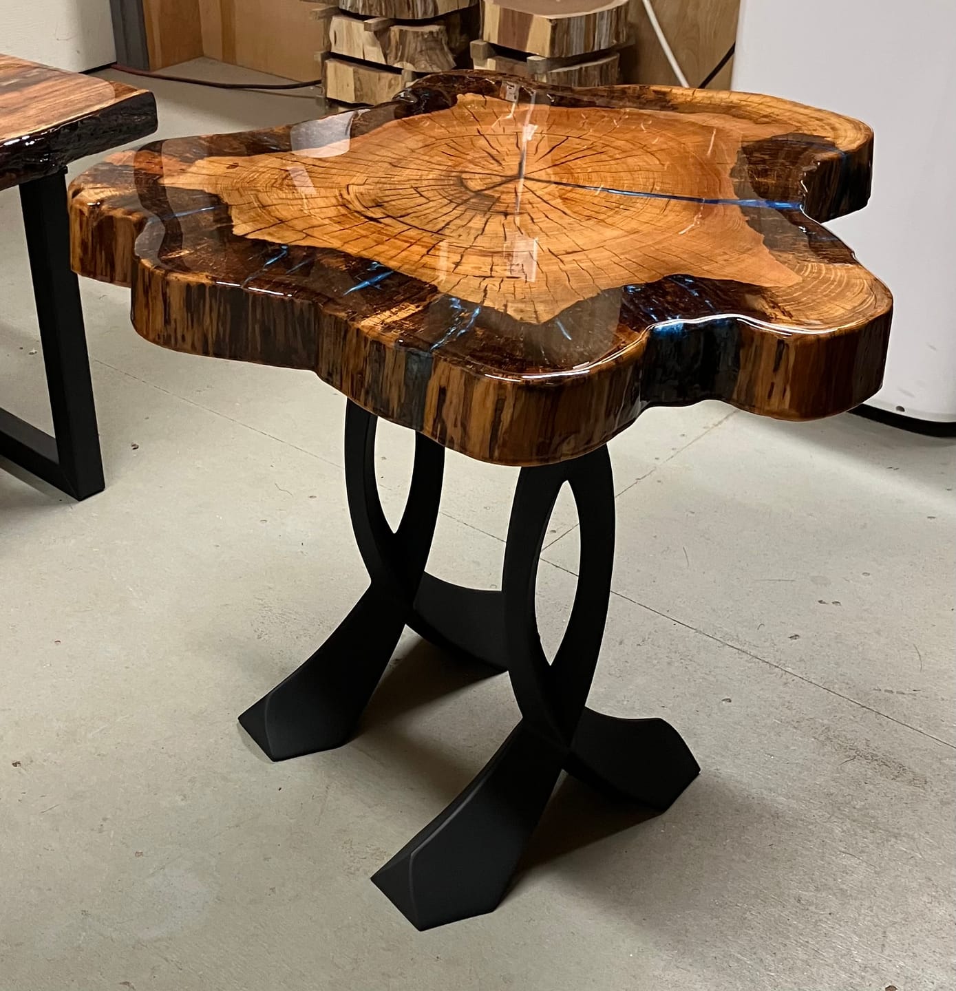 Customer photo review of End Table Legs 219 Curva 20" H Mid-Century Modern Style