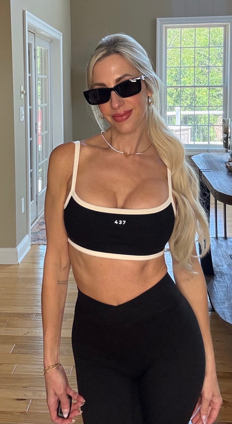 Customer photo review of The V Legging / Black