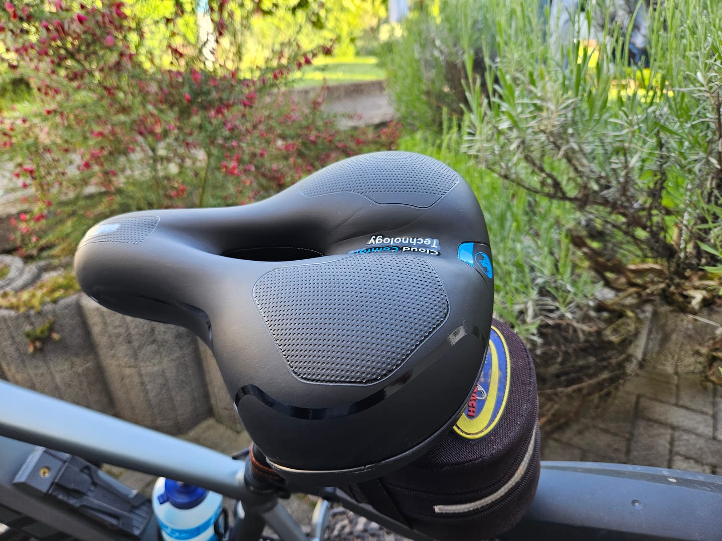 Customer photo review of CloudComfort Max