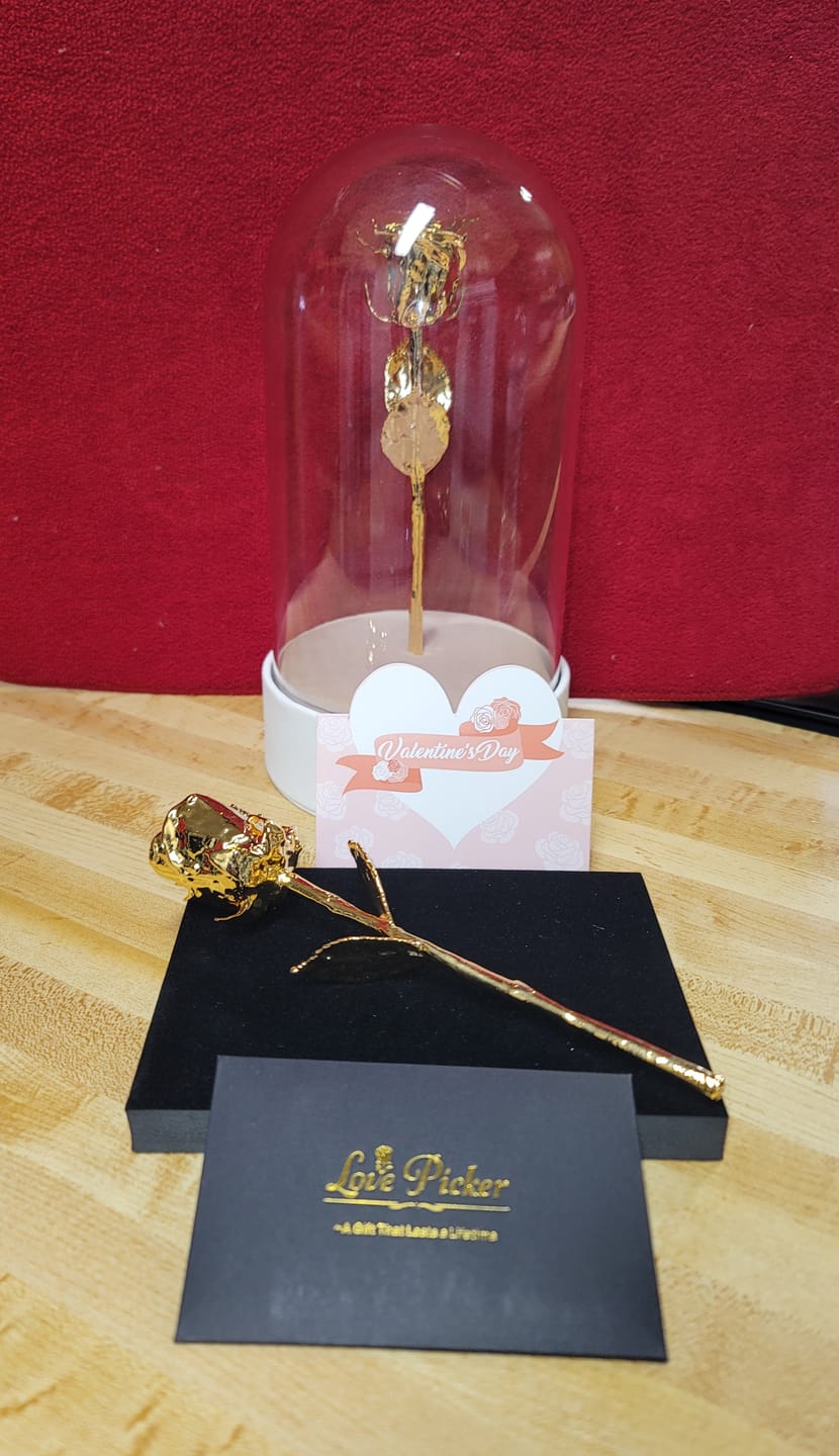 Customer photo review of 24K Gold Dipped Vase Small (for 7" rose)