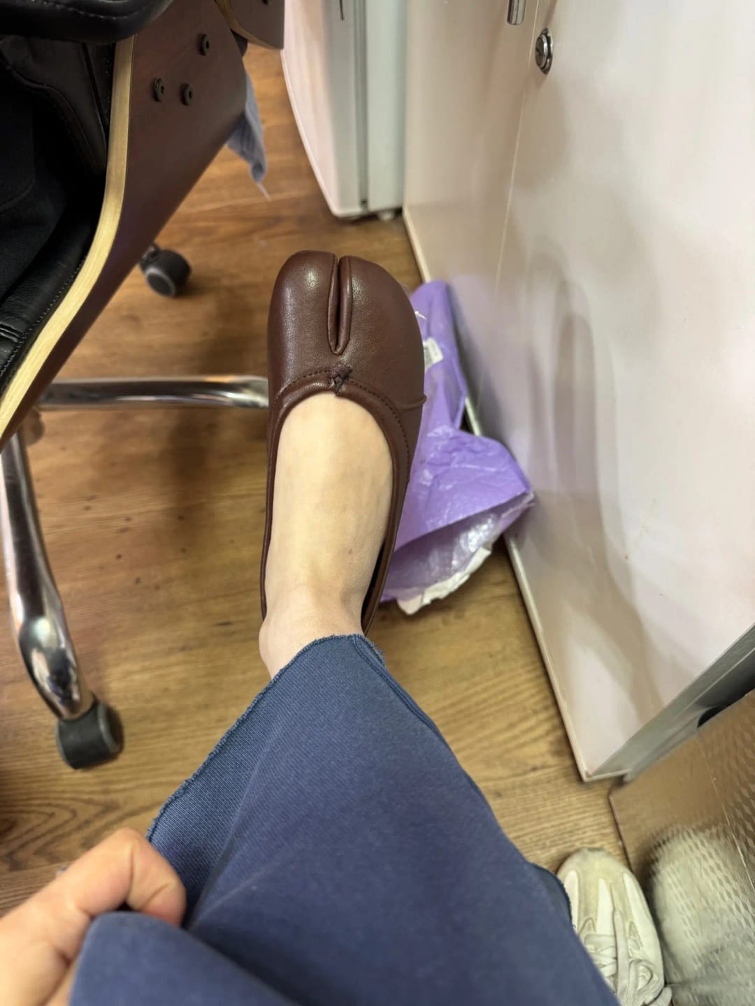 Customer photo review of Bianca Split-Toe Leather Mules