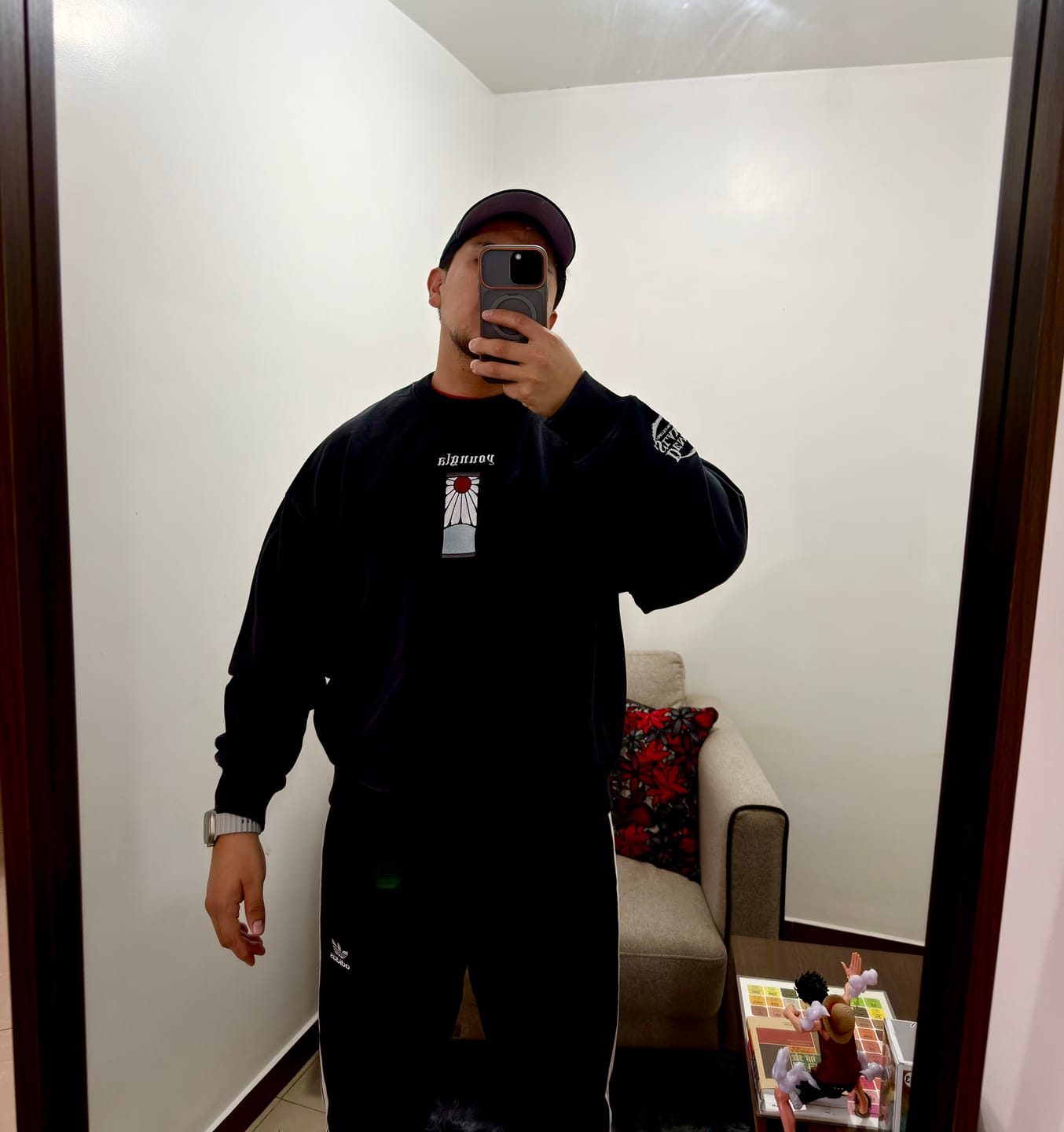 Customer photo review of 5196 - Demon Slayer: Kimetsu no Yaiba - Crewnecks