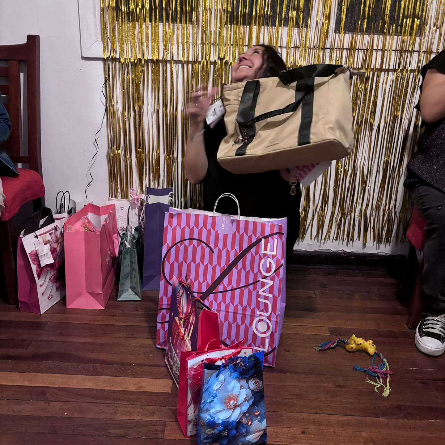 Customer photo review of Bolso Nylon Llavero Street