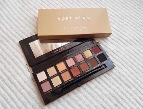 Customer photo review of Anastasia Beverly Hills Soft Glam Eyeshadow Palette - 14 Pigmented Shades