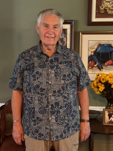 Customer photo review of Men's Breathable Short Sleeve Tropical Botanical Cotton Shirt