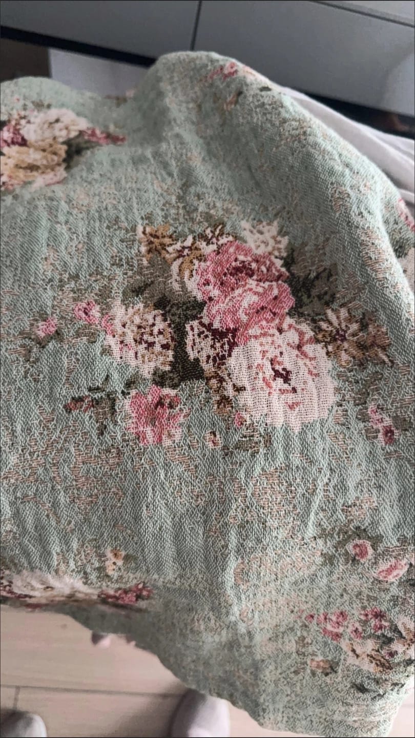 Customer photo review of Retro Botanic Flower Jacquard Hemp Face Towel 3-Pcs Set