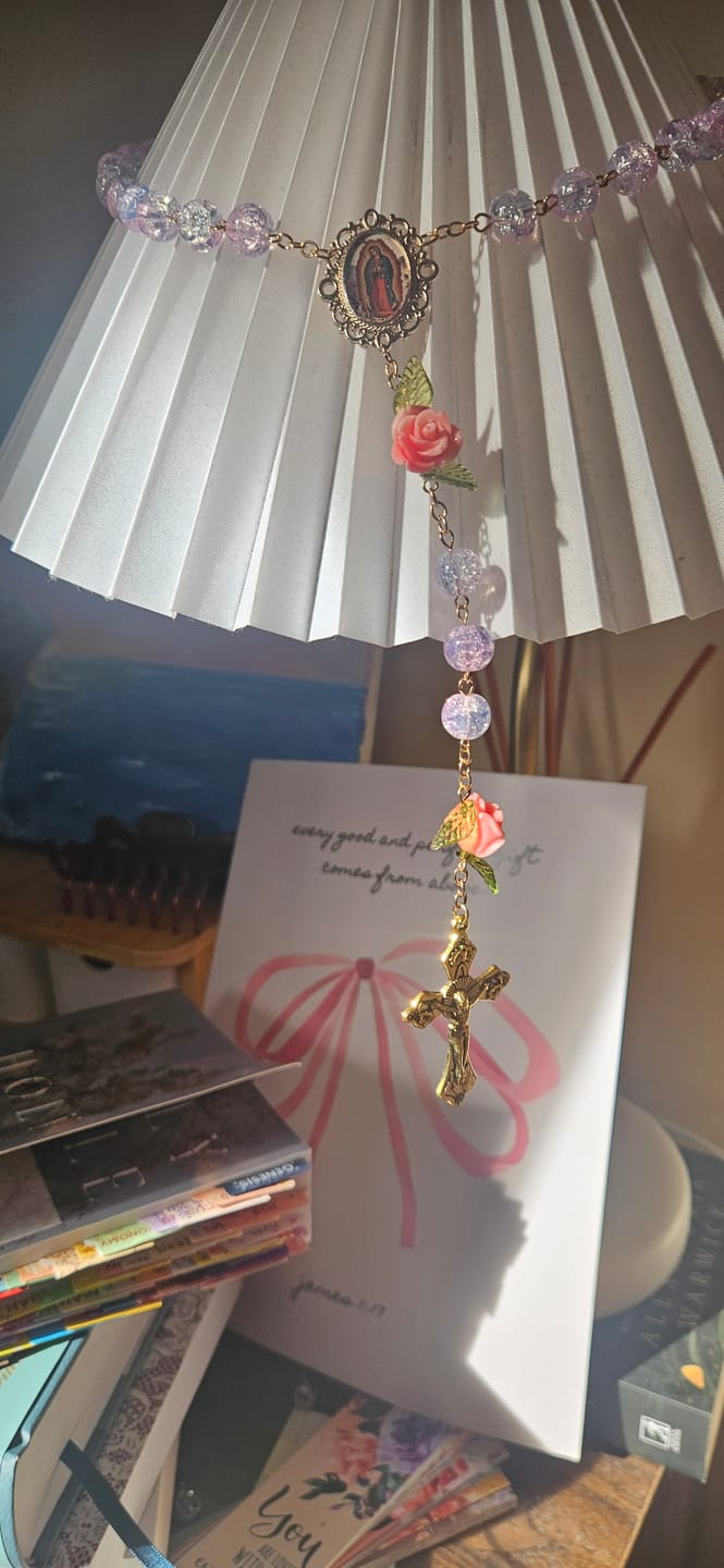 Customer photo review of Christianartworkshop Virgin Mary with Rose-Accented Rosary: Timeless Faith & Floral Faith Symbol