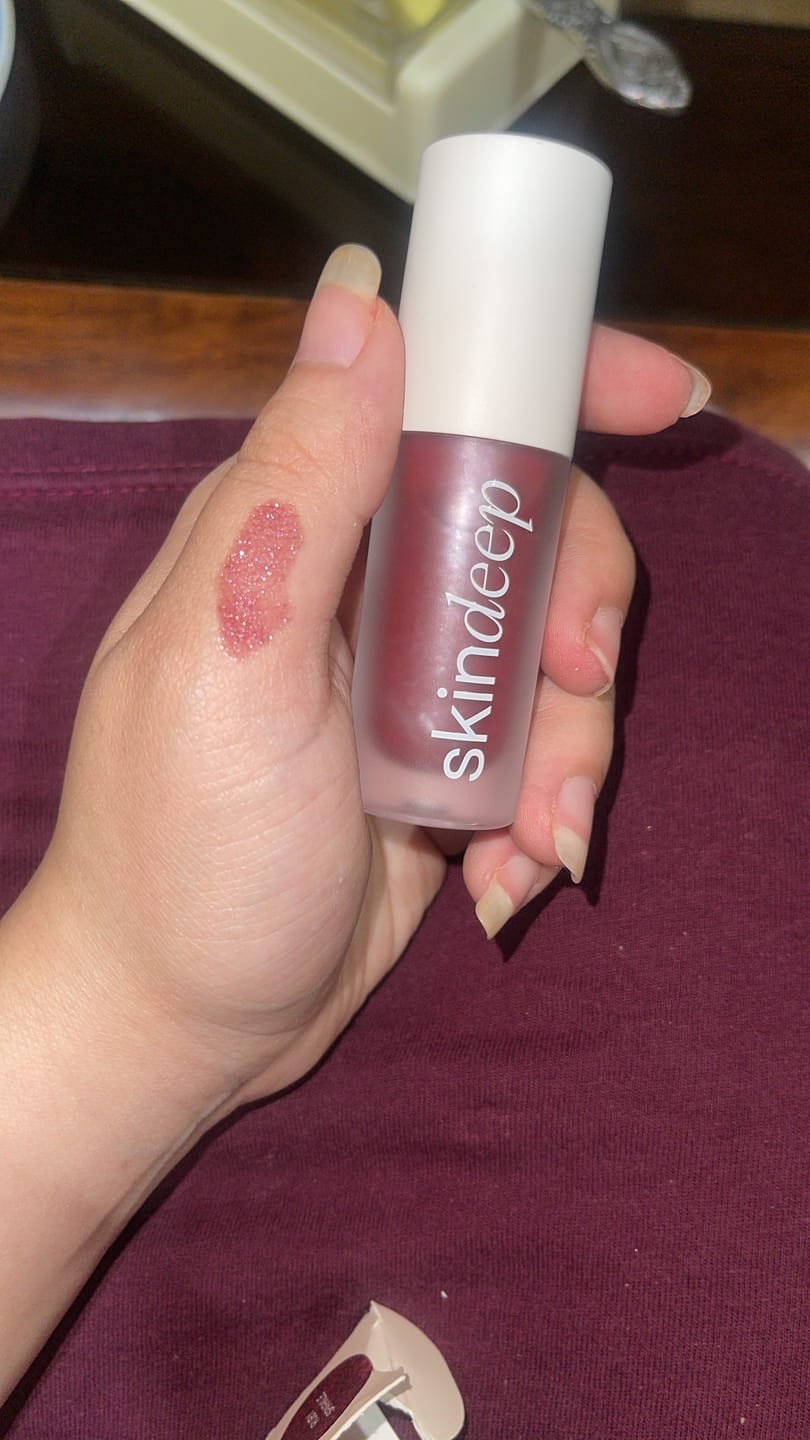 Customer photo review of Gloss POP™ - High-Shine Lip Gloss