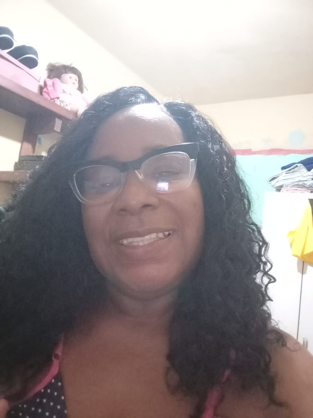 Customer photo review of Lace Front Tela HD Valeria Castanho Escuro Cacheada - Repartição Livre 13x4