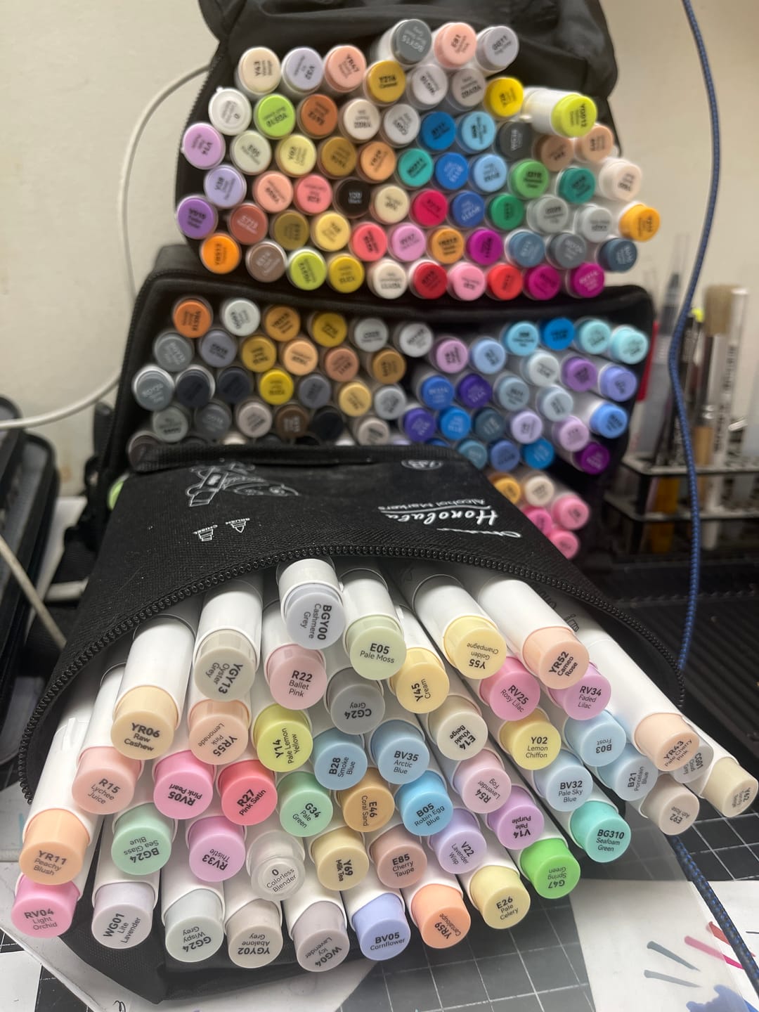 Customer photo review of Ohuhu Honolulu B Y26 (Replace Y3) Individual Marker, Brush & Fine