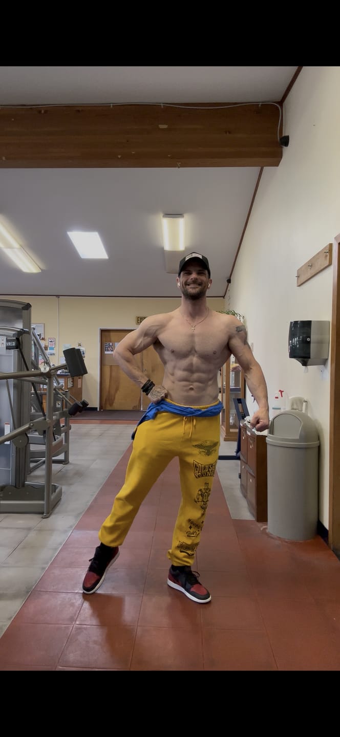 Customer photo review of 2143 - Golds Gym Immortal Joggers