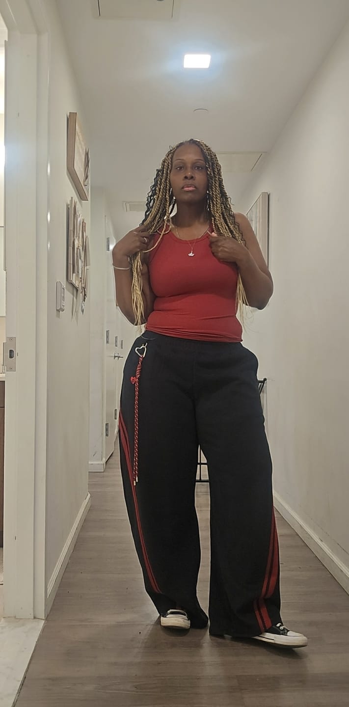 Customer photo review of Aelfric Eden Baggy Barrel Sweatpants