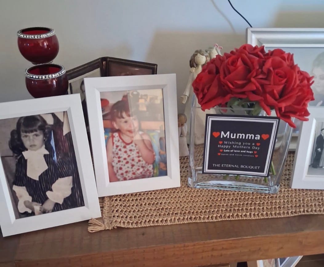 Customer photo review of Personalised Glass Vase - Silk Everlasting Roses (10 roses)