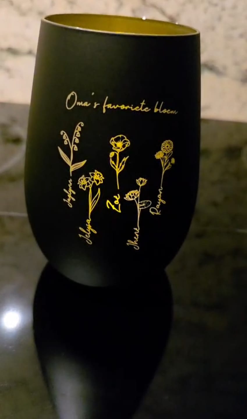 Customer photo review of Mama’s tuin – Gepersonaliseerde lantaarn met bloemen en namen voor mama en oma