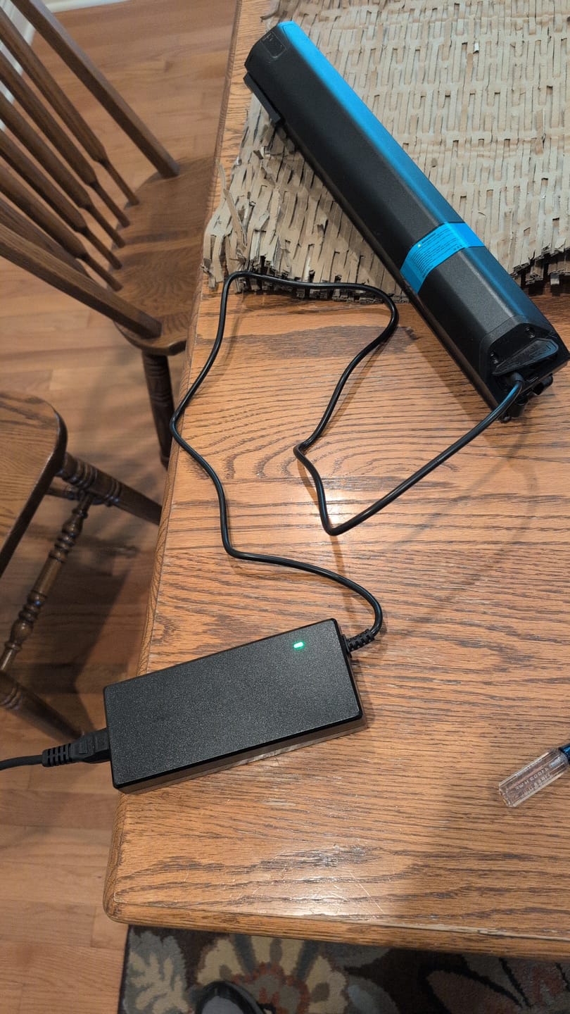 Customer photo review of Charger - i6 - 48V 2Ah