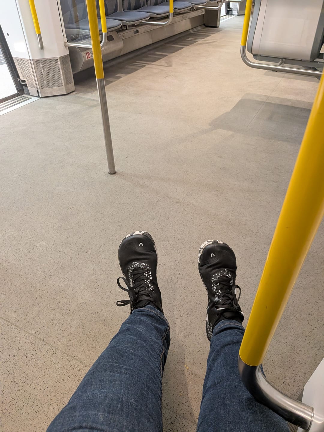 Customer photo review of Vaistoa Lento | Barefoot Running Shoes