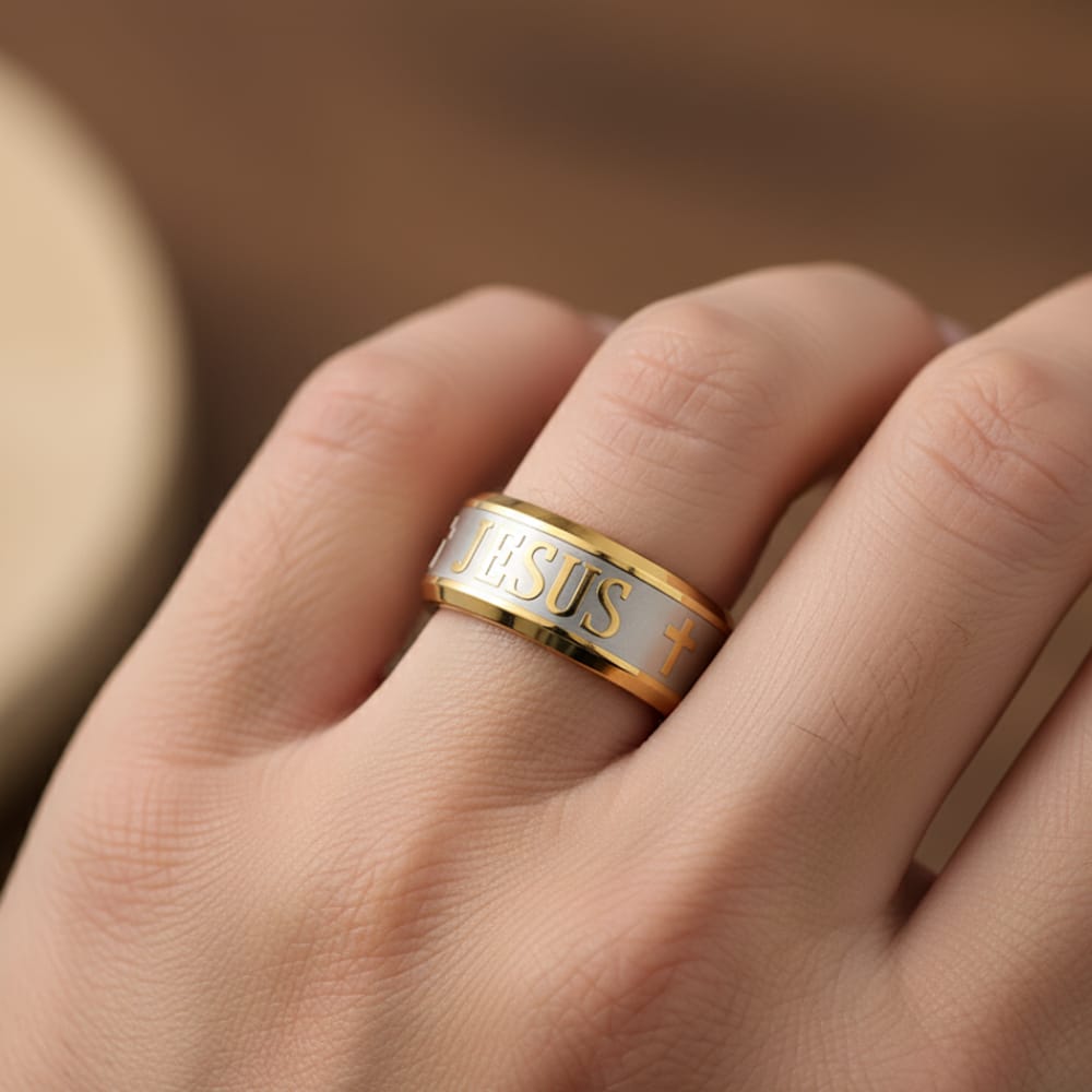 Customer photo review of Anel Cristão de Jesus - Ouro