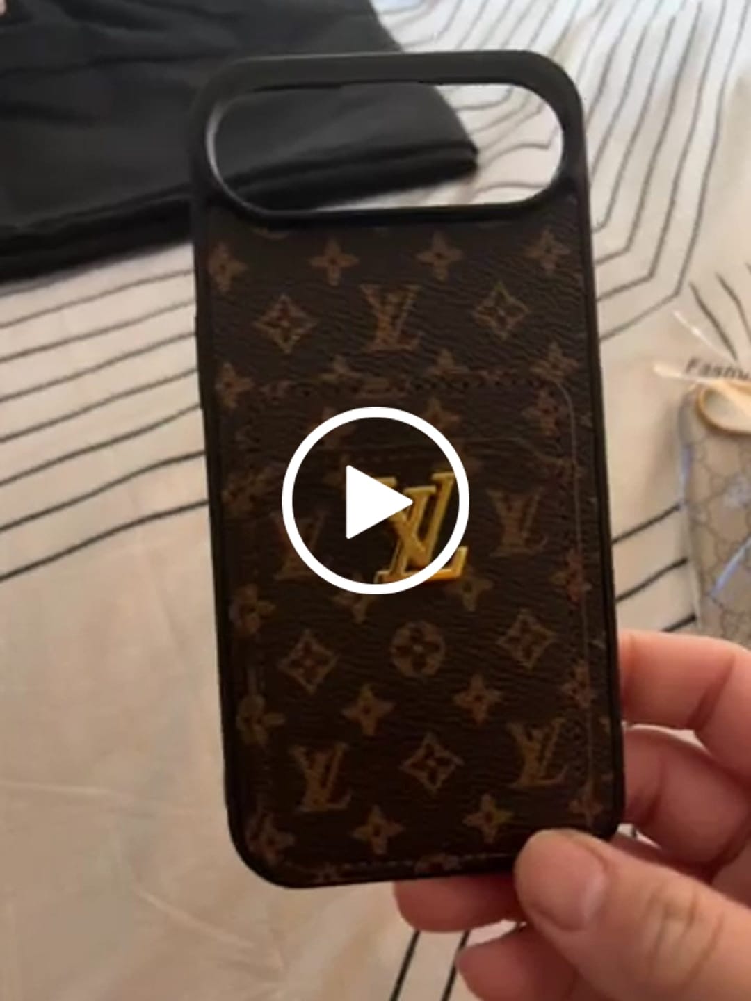 Customer video review of CLASSIC MONOGRAM IPHONE CASE WITH CARD HOLDER -SMALL PRINTING