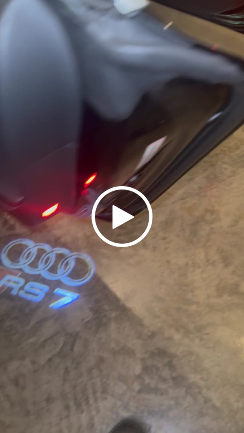 Customer video review of AUDI RS7 LOGO PROJECTOT LIGHTS Nr.138  (quantity 1 = 2 Logo Films /2 door lights）