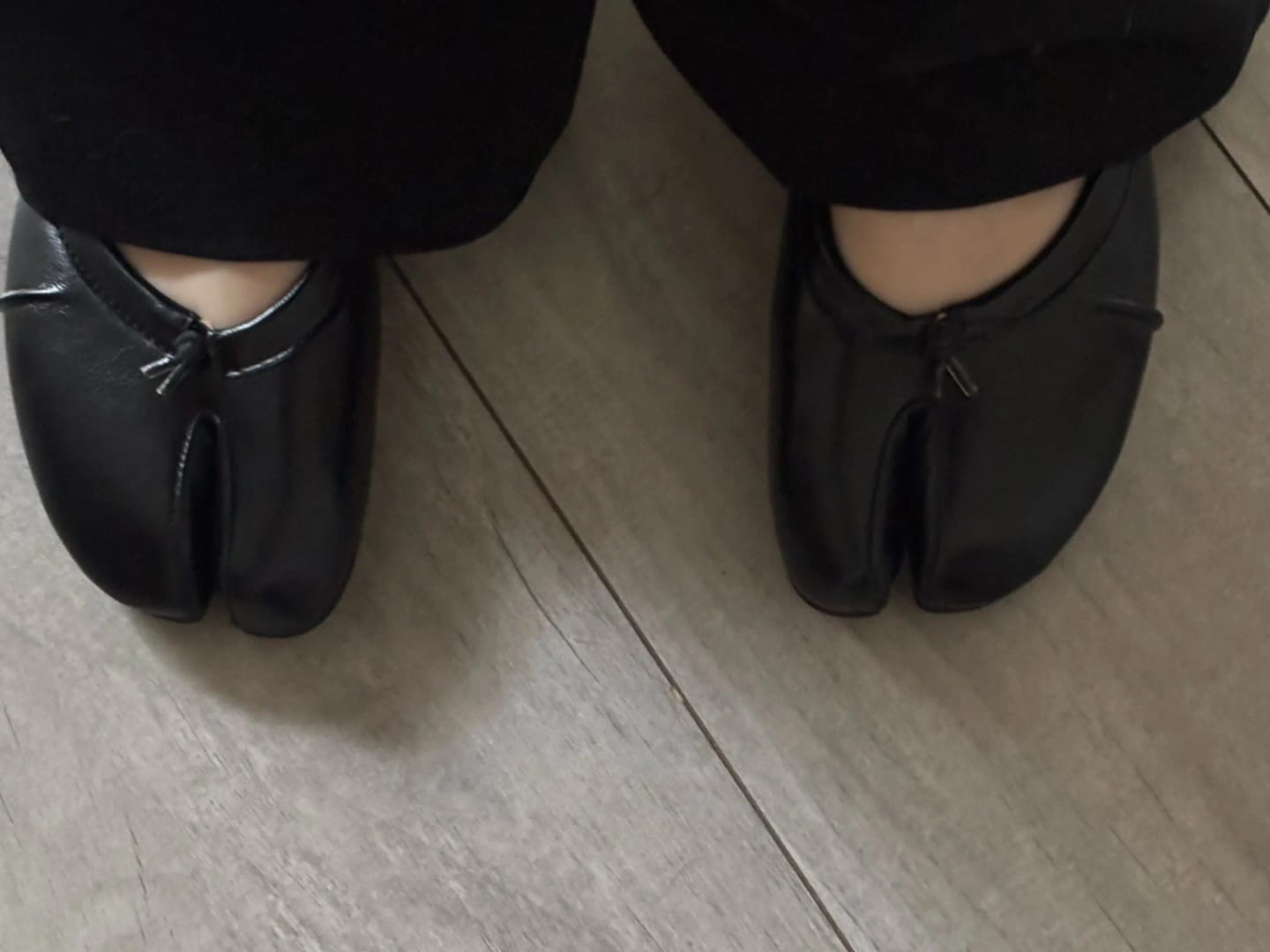 Customer photo review of Bianca Split-Toe Leather Mules