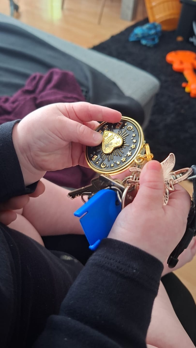Customer photo review of Drehbarer Ouija Schlüsselanhänger