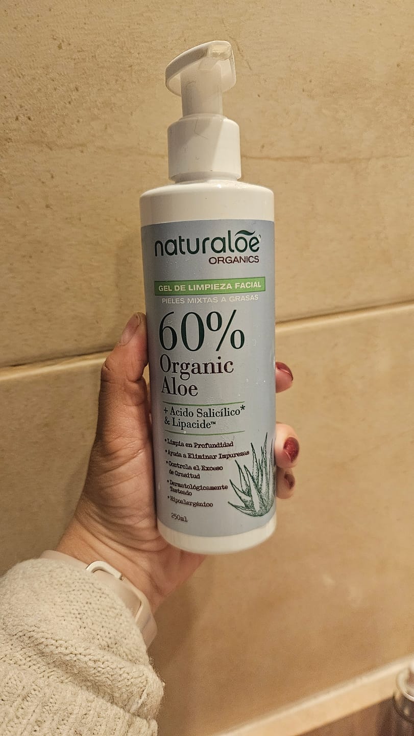 Customer photo review of Gel de Limpieza Facial Piel Mixta a Grasa 250ml