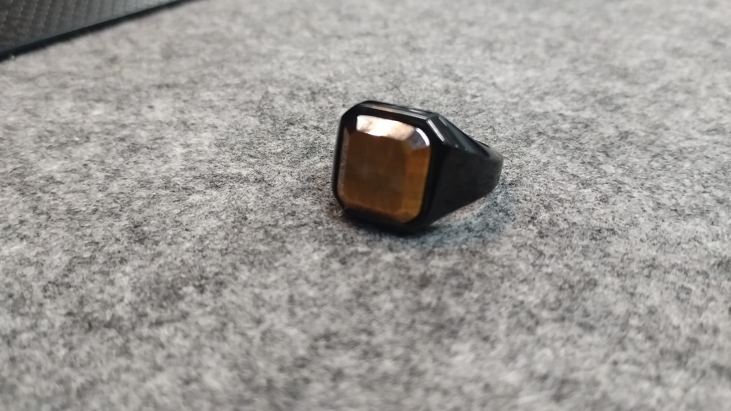 Customer photo review of Anillo Ojo de Tigre - Acero Inox.