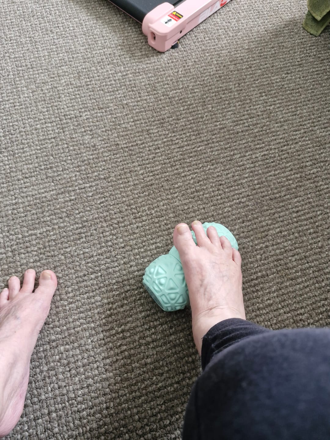 Customer photo review of Portable Vibrating Massage Roller - Vibit ROLL