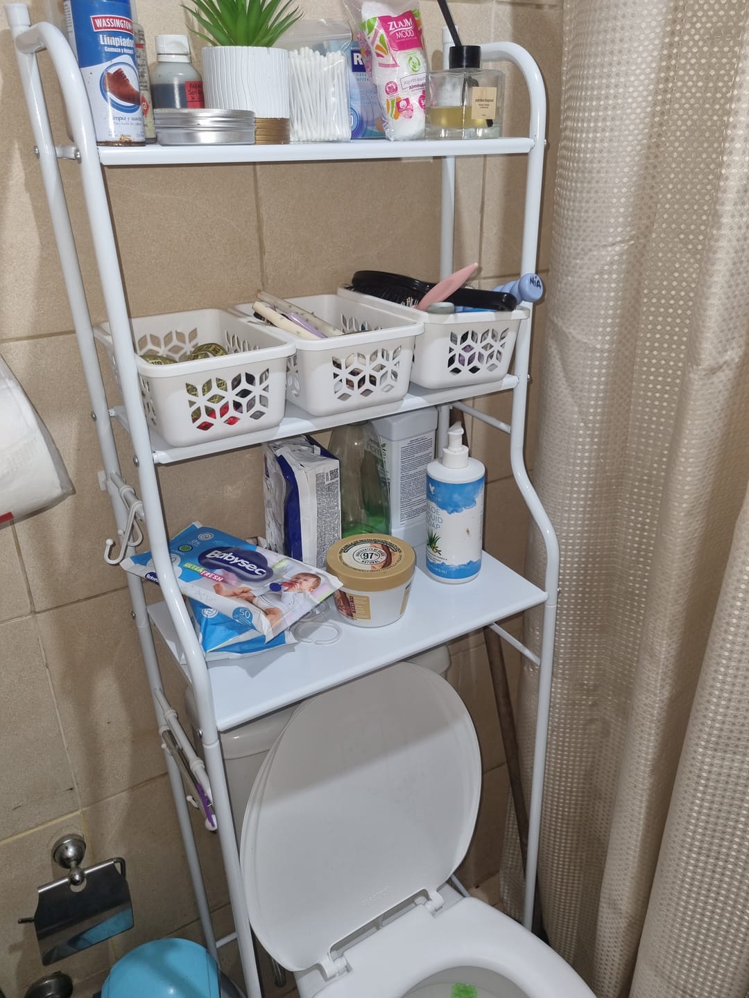 Customer photo review of Organizador Estantes Sobre Inodoro Mueble Metal Excelente