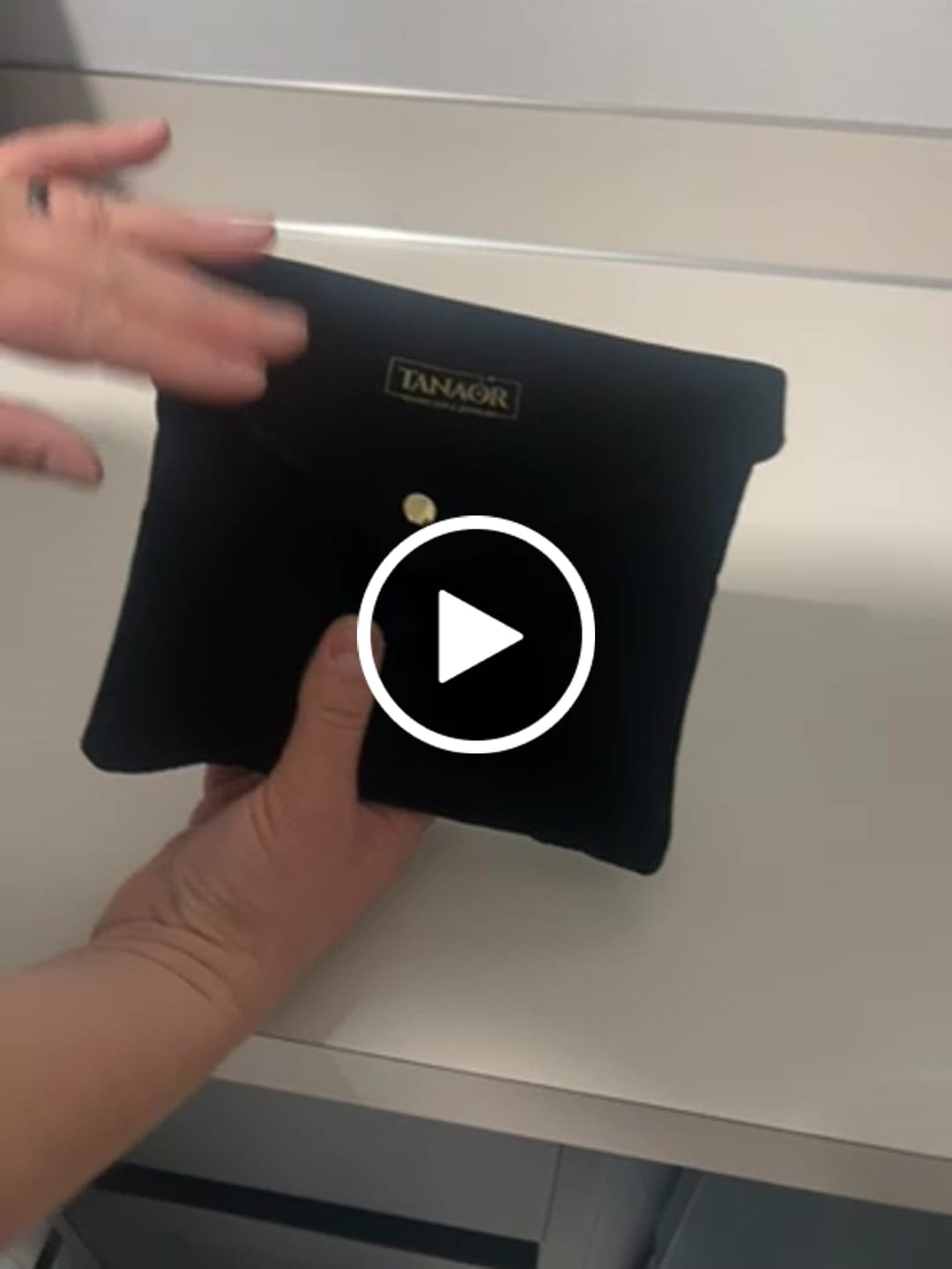 Customer video review of Classic TANAOR Necklace