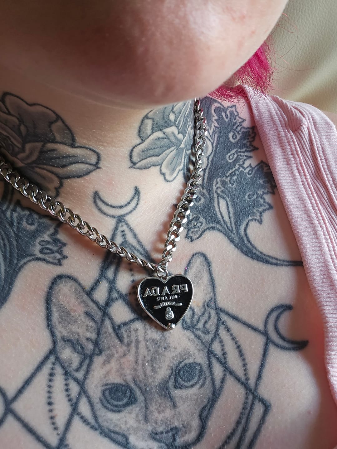 Customer photo review of Luxe Black Heart Necklace