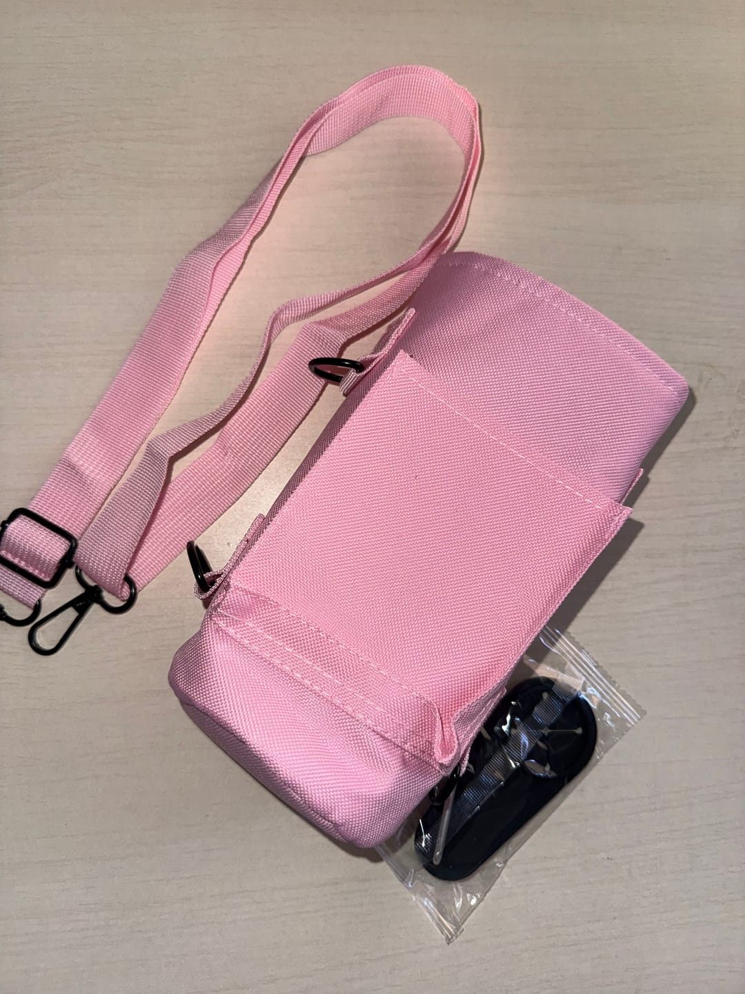Customer photo review of Girls Magnetic Gym Water Bottle Bag