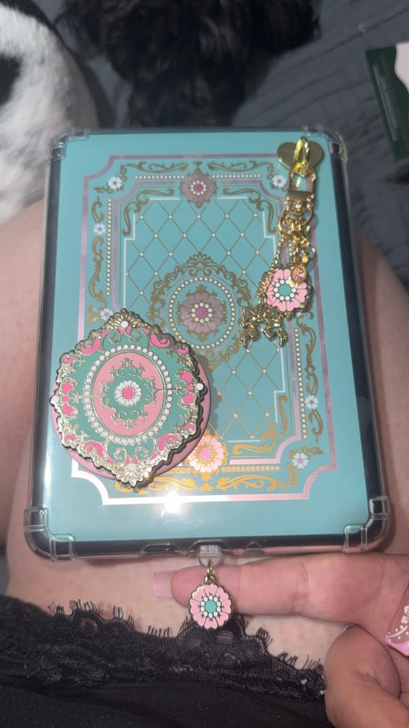Customer photo review of Antoinette eReader Sticker Insert