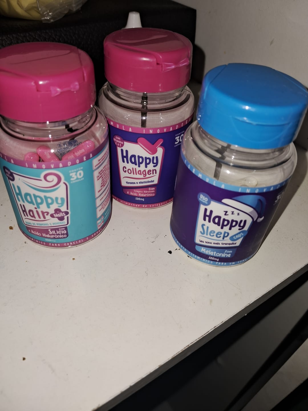 Customer photo review of Happy Hair 2 Potes + 1 Melatonina Grátis + 1 Colágeno Grátis